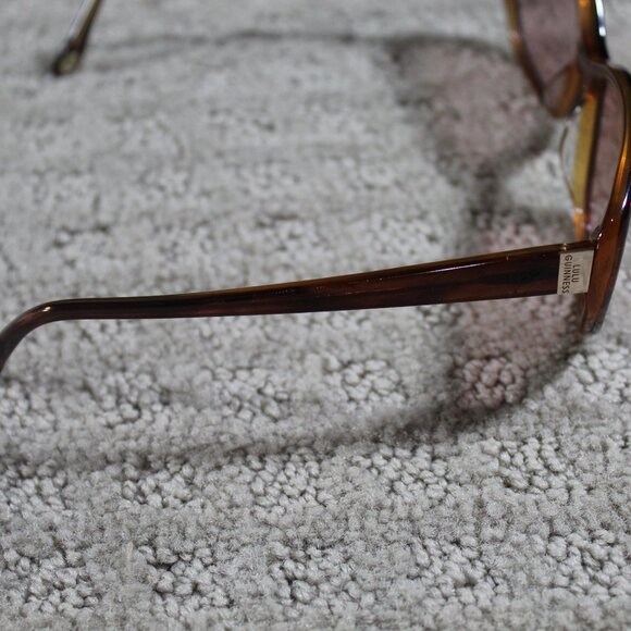 Lulu Guinness L101 Tortoiseshell Frame with Light Color Lens Sunglasses - Picture 5 of 9